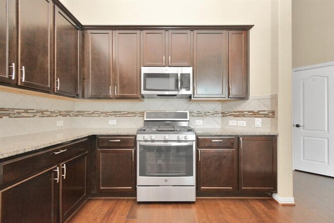 Building Photo - 2304 Tobarra Ln