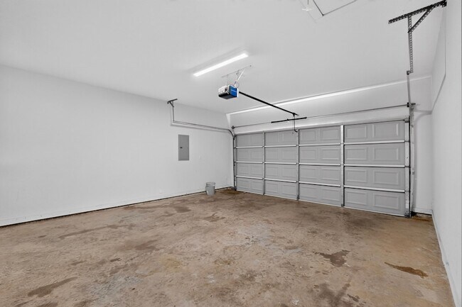 Building Photo - 213 S Baugh St