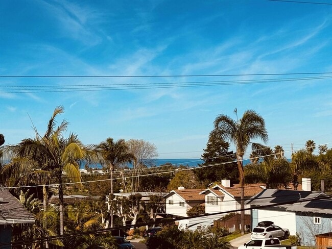 Building Photo - 1305 Blue Sky Dr