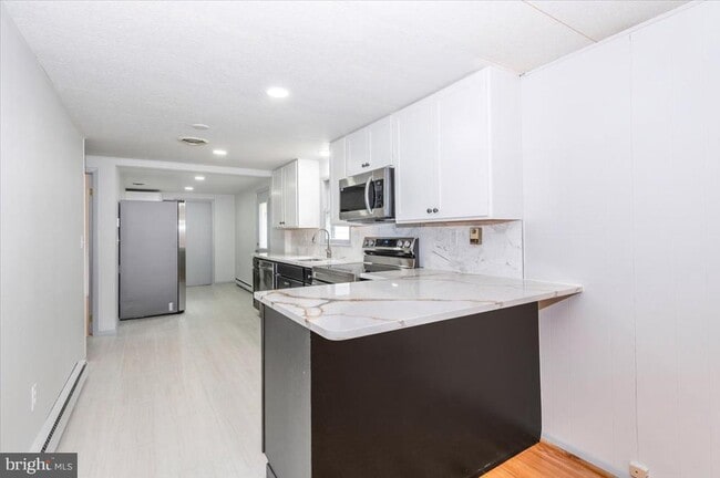 Building Photo - 6 Schaller Ln