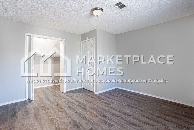 Building Photo - 3824 Cannon Dr