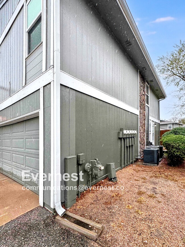 Building Photo - 10001 E Evans Ave