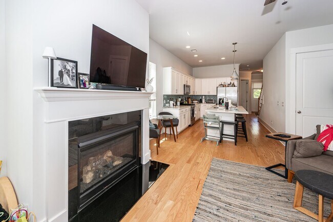 Building Photo - 3 Bedroom 3 Bath Single Family Home in Sab...