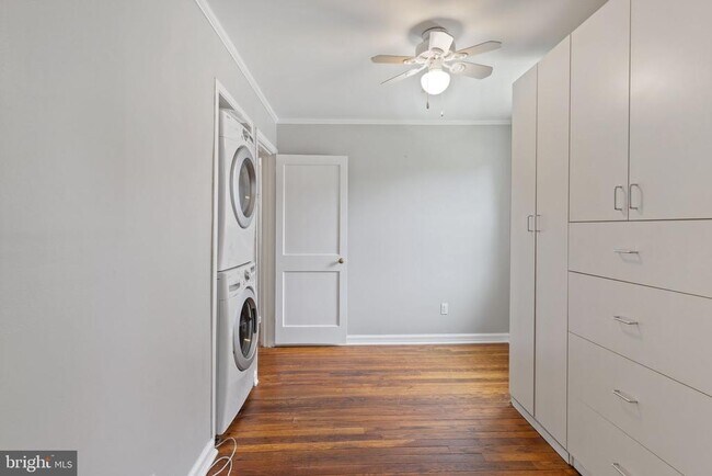 Building Photo - 4023 Poplar St