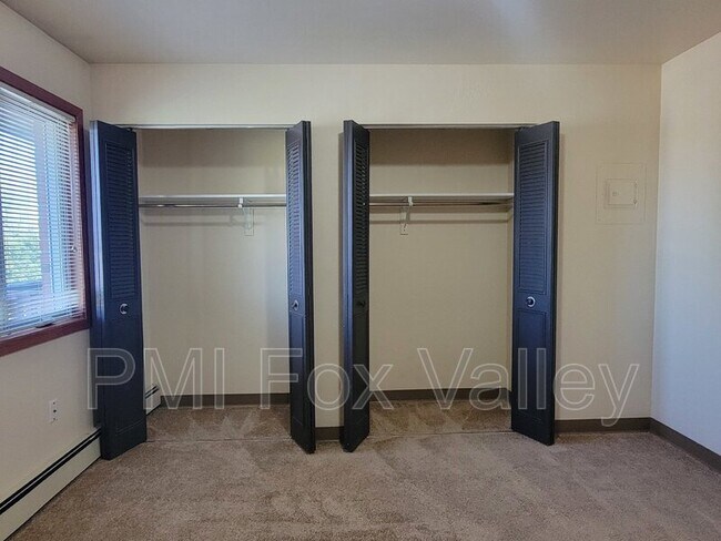 Building Photo - 104 Sycamore Dr