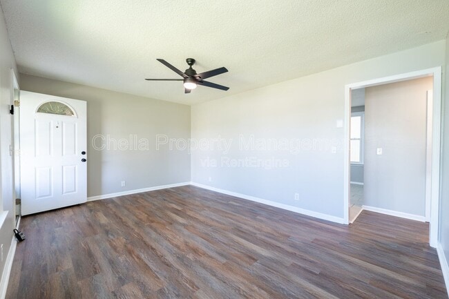 Building Photo - 282 Southburn Dr