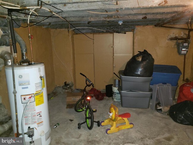 Building Photo - 1925 N Myrtlewood St