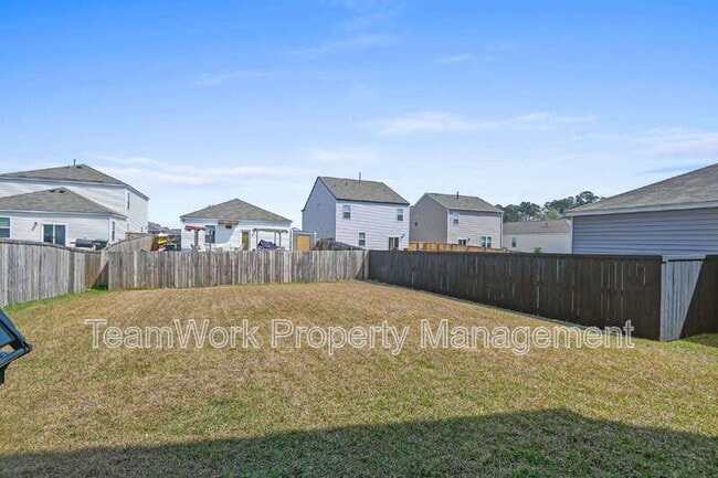 Building Photo - 806 Lilyford Ln