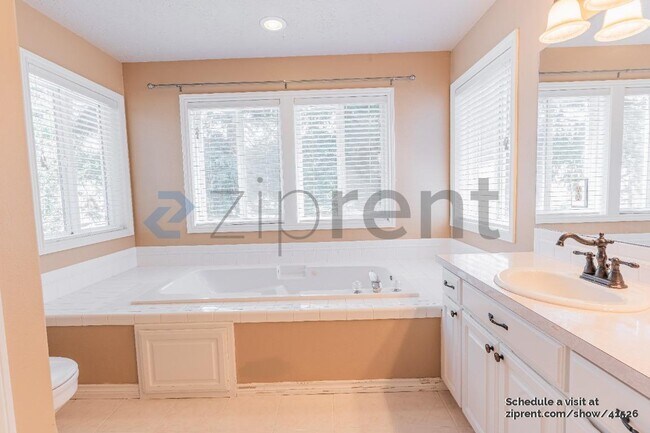 Building Photo - 16124 Baccarat Way