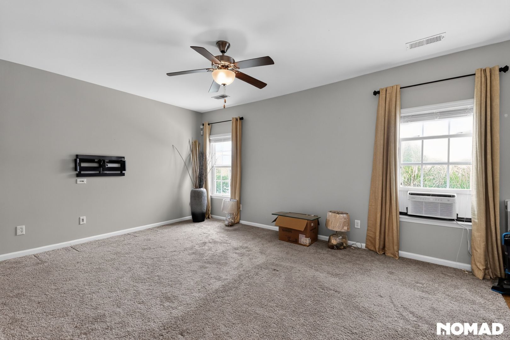 Building Photo - 676 Twisted Oak Ct