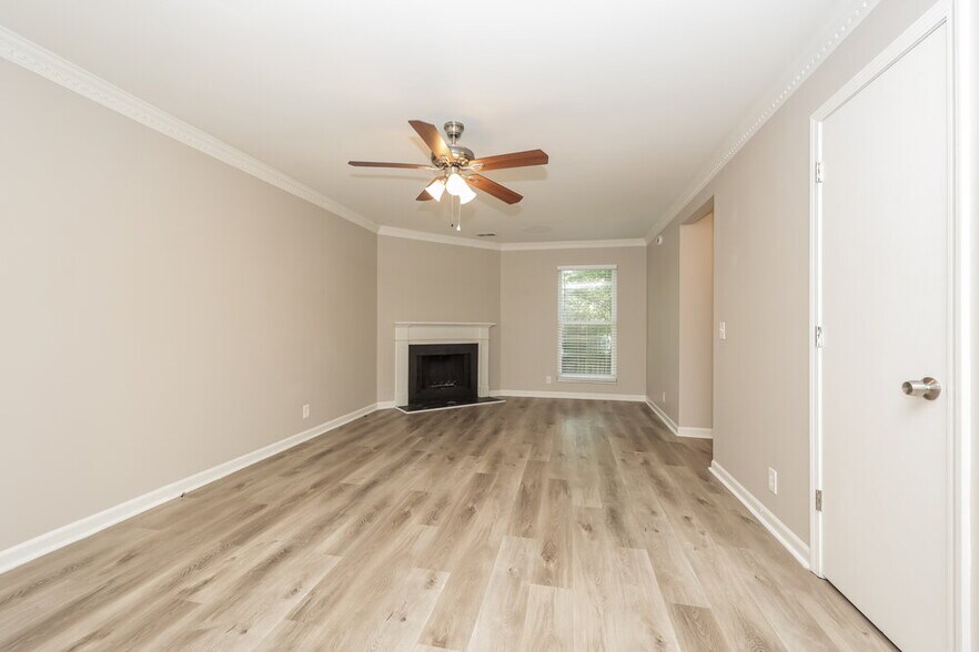 Building Photo - 520 Spring Garden Ct