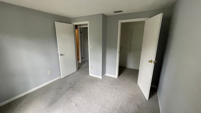 Building Photo - Chesterfield Rancher with Open Concept