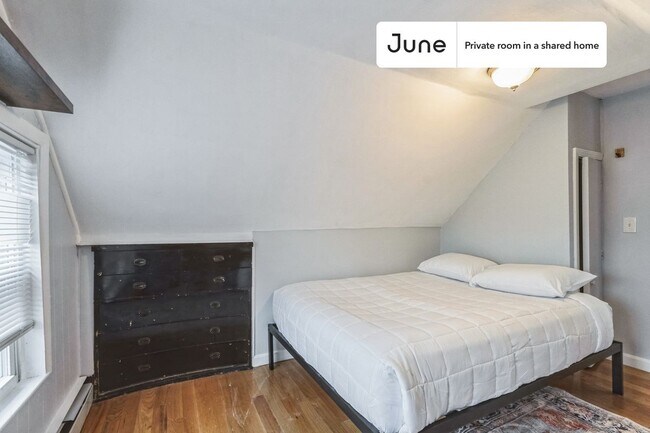 Building Photo - Room in Shared 5 bed/3 bath home
