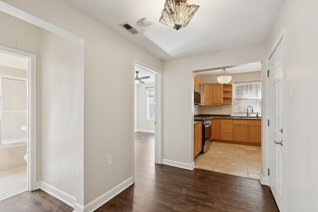 Building Photo - 5955 N Winthrop Ave