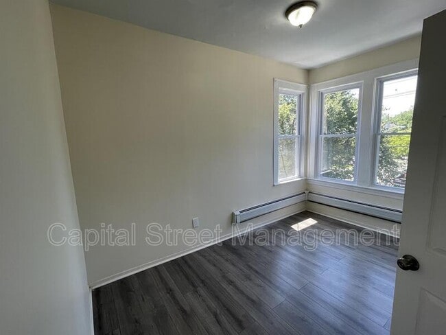 Building Photo - 431 Abington Ave