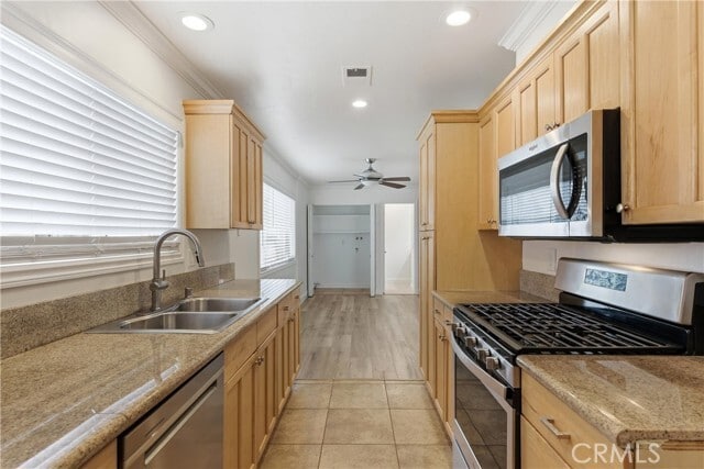 Building Photo - 9582 Pettswood Dr