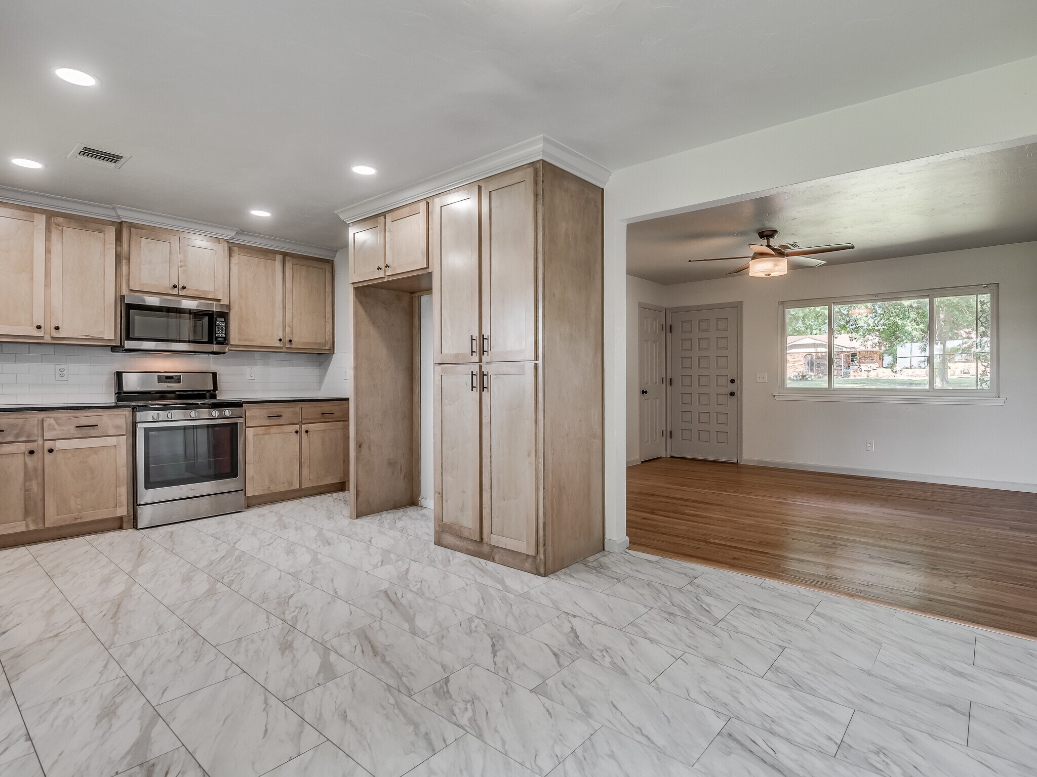 Building Photo - 1190 Tim Holt Dr