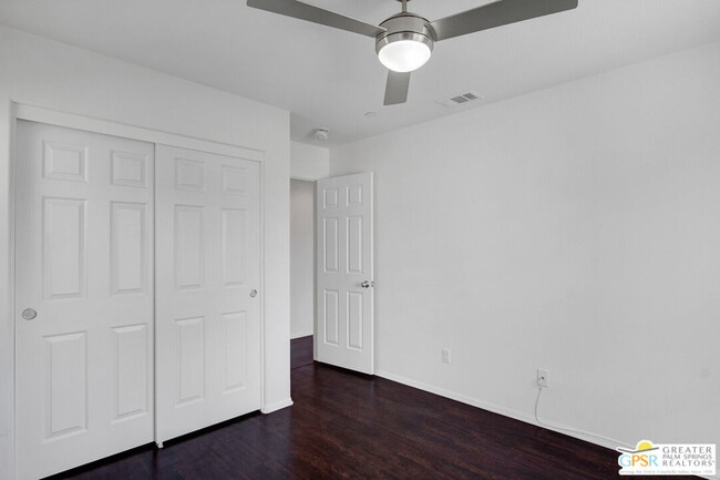 Building Photo - 607 Calle Vibrante