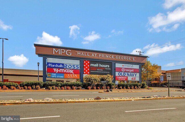 Building Photo - 3450 Toledo Terrace