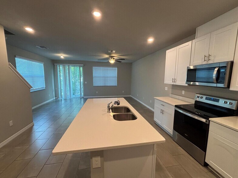 Building Photo - 3521 Joshua Tree St