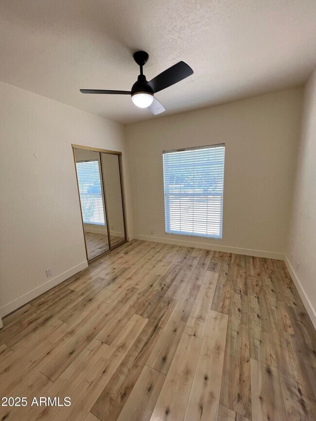 Building Photo - 4847 E Calle de Las Estrellas Rd