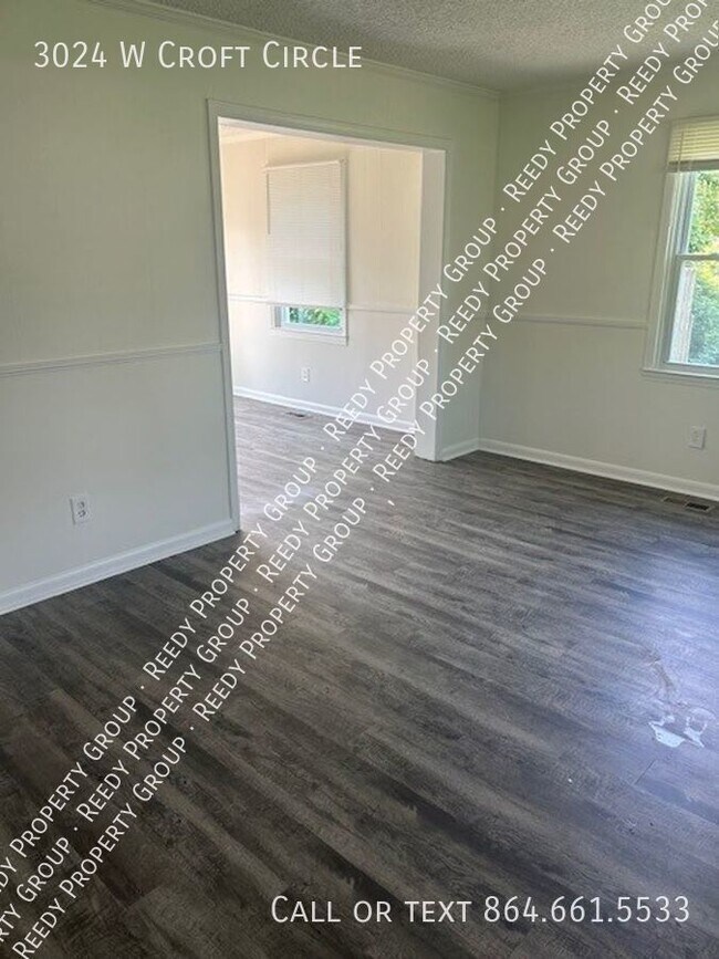 Building Photo - 3024 W Croft Cir