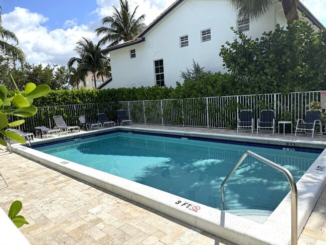 Building Photo - 350 SW 8th St