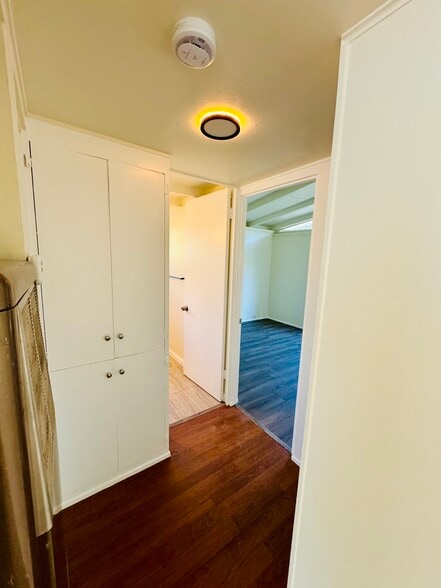 Hallway - 10349 Menhart Ln