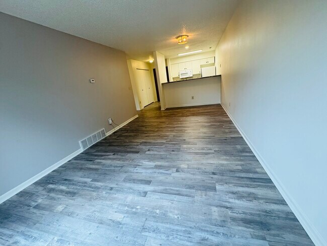 Building Photo - 365 Beaver Kreek Center