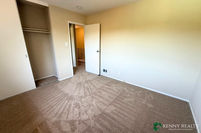 Building Photo - Large Updated 5 Bedroom Home in San Mateo ...