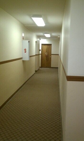 Common Hallway - 409 Rohrer St