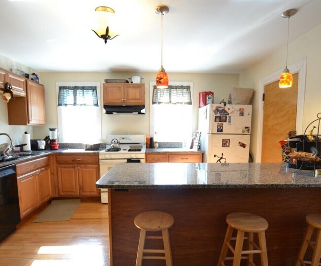 Building Photo - 340 Market St