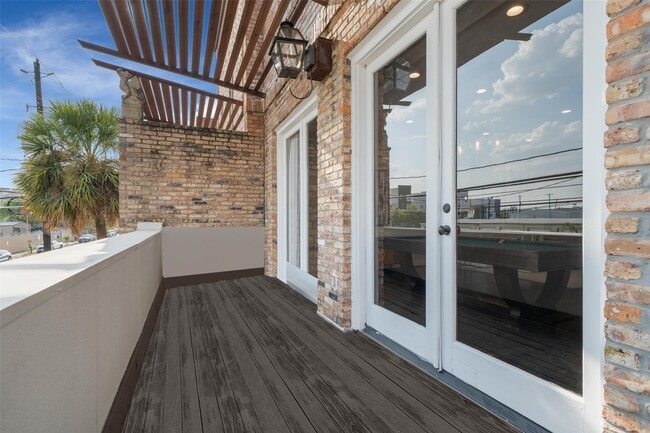 Building Photo - 1308 Dart St