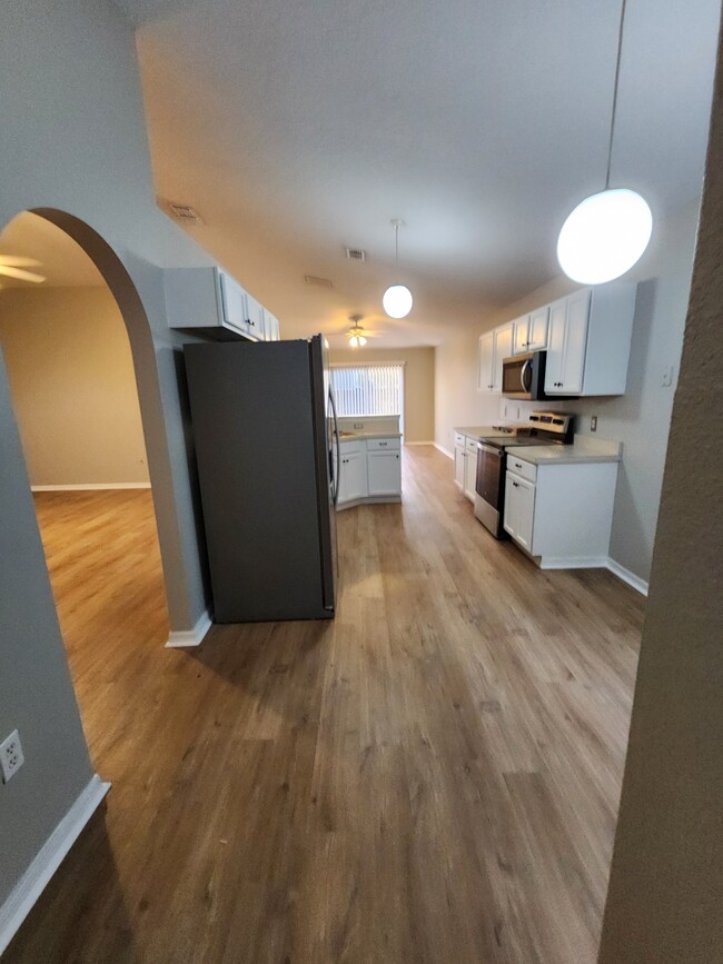 Building Photo - 4921 Fiske Cir
