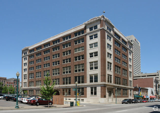 Primary Photo - Van Vleet Flats