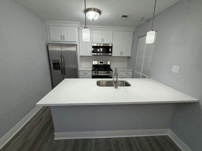 Building Photo - 10429 Austin Ave