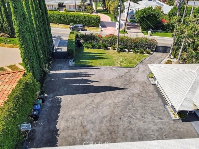 Building Photo - 4450 Hayvenhurst Ave