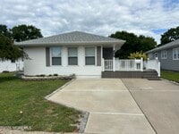 Building Photo - 14 St Eustatius St