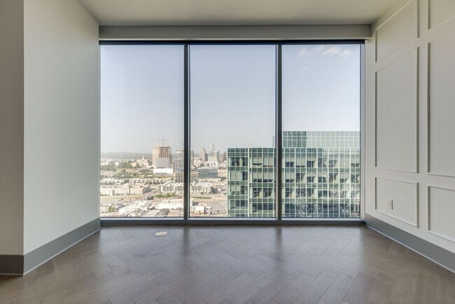 Building Photo - 2 Bedroom Luxury Condo w/ Exquisite Design and World-class Service