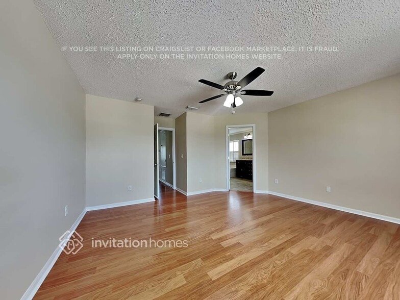 Building Photo - 12725 Longcrest Dr