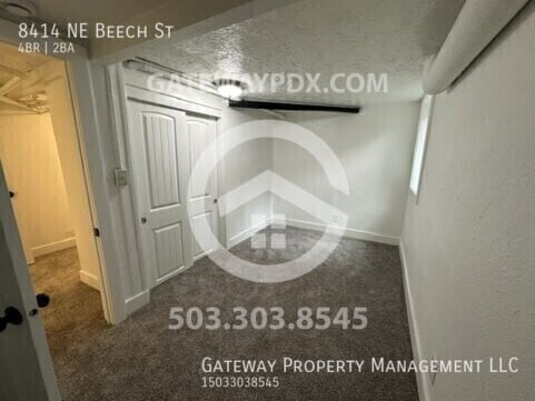 Building Photo - 8414 NE Beech St