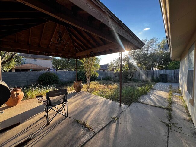 Building Photo - 307 Hancock Ct