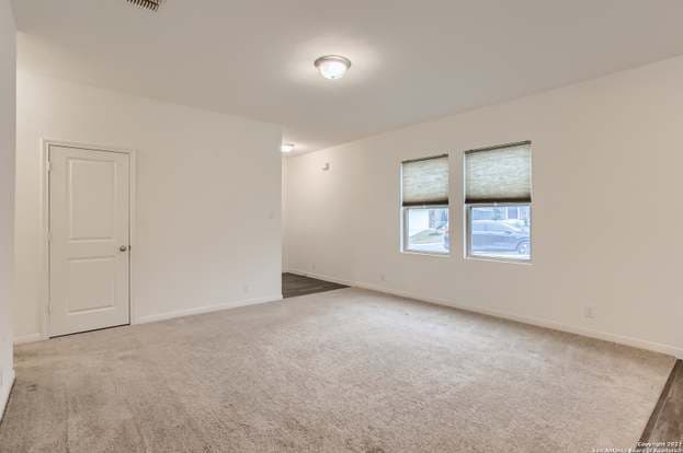 Building Photo - 4950 Hallies Gdn
