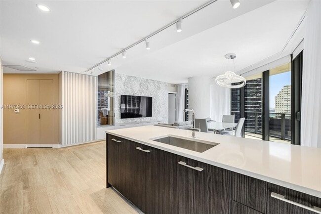 Building Photo - 45 SW 9th St