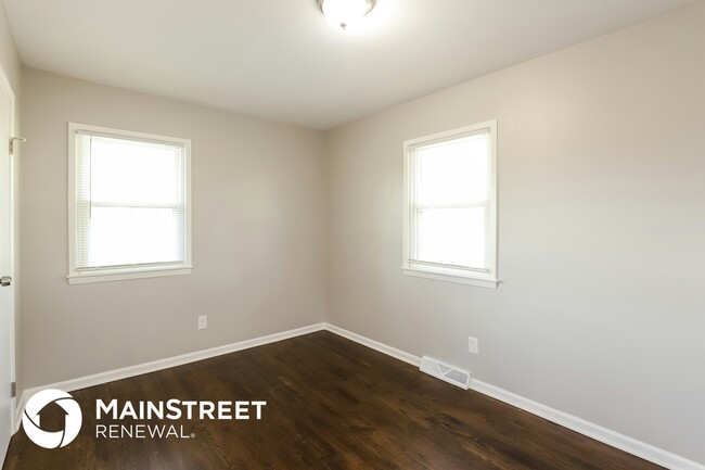 Building Photo - 4135 N Spruce Ave