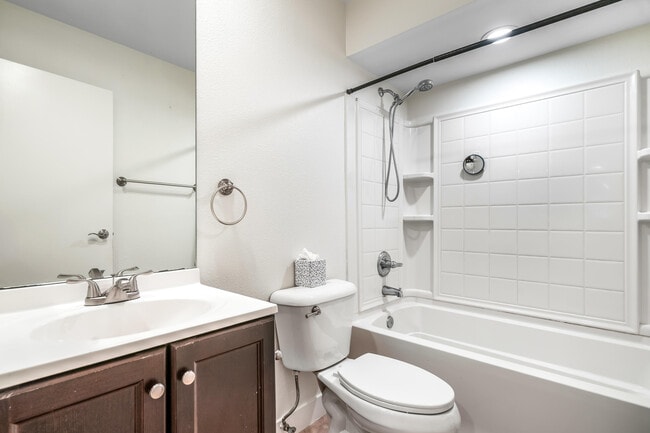 Building Photo - 51550 Avenida Mendoza