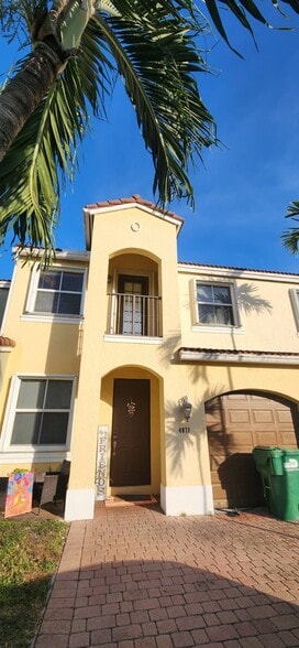 Building Photo - 4071 SW 149th Pl