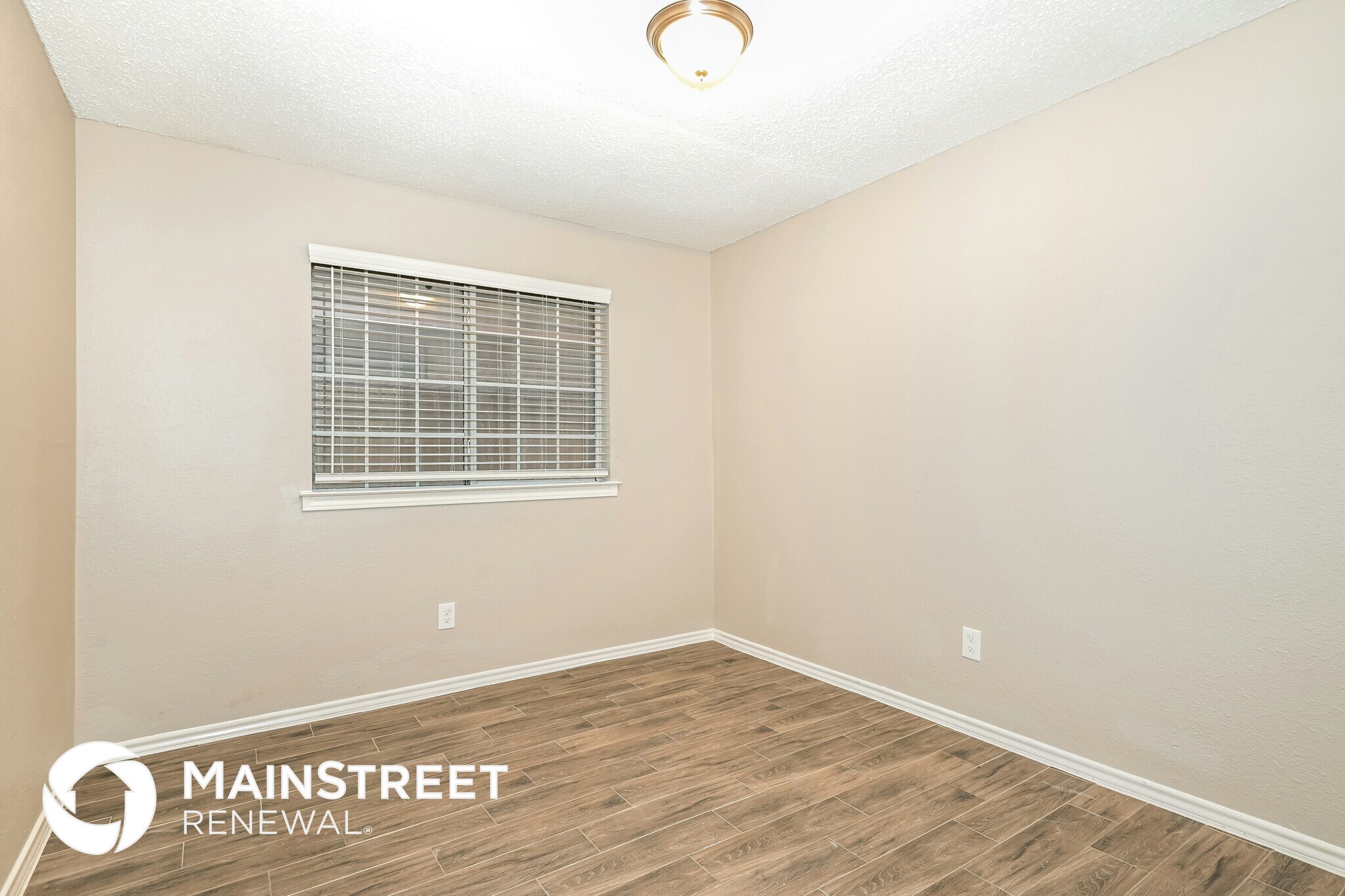 Building Photo - 1450 Cromwell Ct