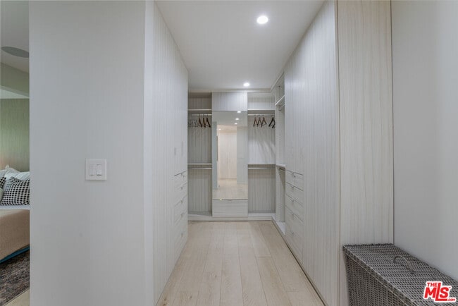 Building Photo - 279 Mabery Rd