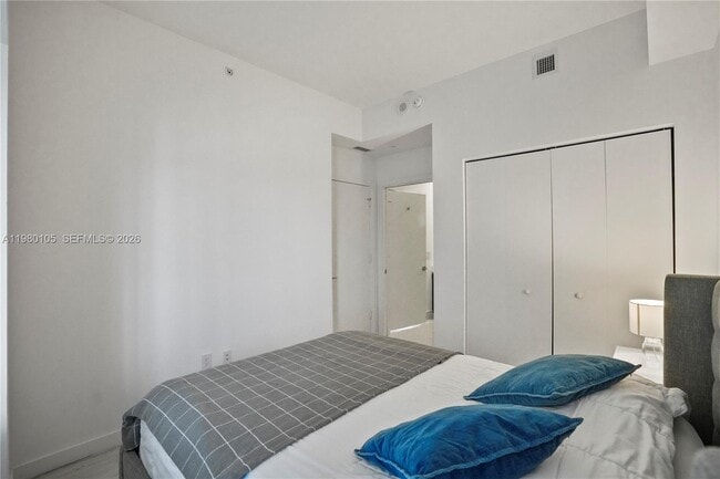 Building Photo - 480 NE 31st St